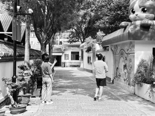 双节期间,济南公园景区精心打造的“公园+”新场景集中发力,让节日里的公园成为承载欢乐、传递文化的核心阵地 景区供图